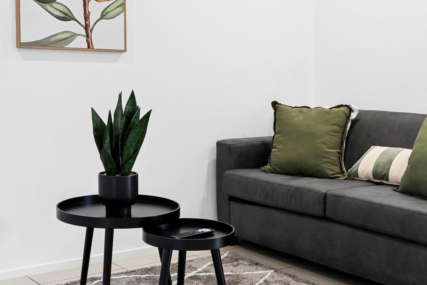 Apartment Nerang To Surf - Riverside Escape Near Paradise Buzz